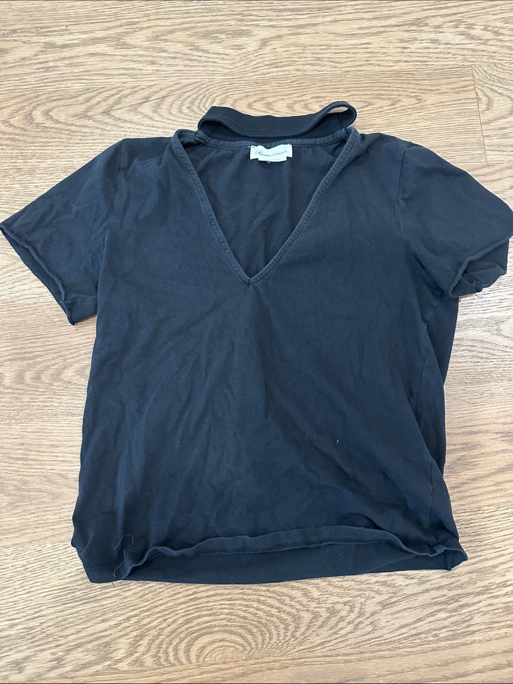 Women’s Black V-Neck Short Sleeve Top